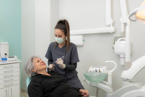 Best Weekend Emergency Dentist in East Bronson, FL